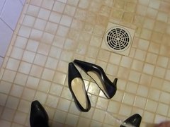 Piss in wifes blue classic pumps