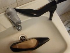 Piss in wifes classic pump