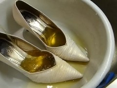 Piss in wifes bridal heels