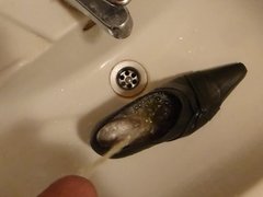 Piss in wifes black pointy pump