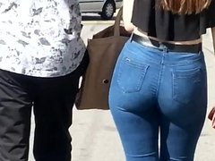 THICK WHITE GURL AMAZING ASS