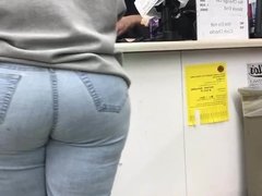 Super booty pawg in jeans