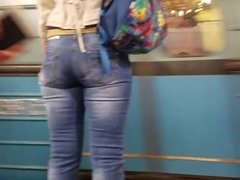 Nice tight ass go to the train