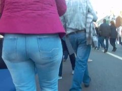 Mature ass in blue jeans milfs 1