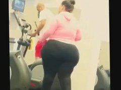 Candid big ass PAWG working out