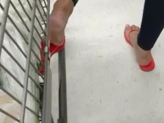 Candid feet in Walmart - Feet-Fetishtube.com