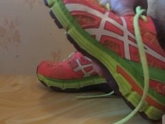 daughters asics sneakers