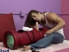 Kinky midget punishes a muscular stud