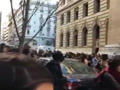 LAS CHICAS ARGENTINA SE DESNUDAN EN PUBLICO!!!