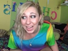 Blonde amateur worst ass twerking ever! she needs big cock in her big ass!