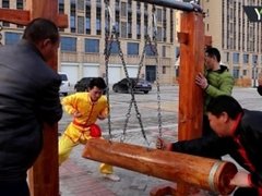 Chinese Kung Fu master demonstrates 'ball-breaking stamina'