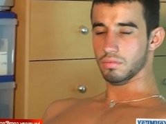 Fabio's dick massage ! (straight guy seduced for gay porn)