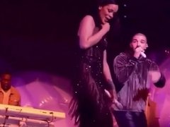 Rihanna twerking on little dick's Drake in Live.