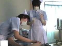 treatment of nurses with latex gloves