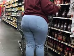 Young BBW Milf in Tight Jeans