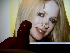 Smiling Avril Lavigne makes me cum