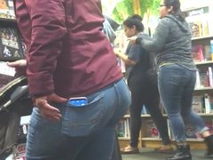 Candid: Mexican MILF with Soft Phat Butt & Wide Hips - Pt. 1