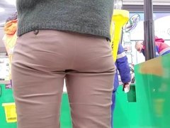 Ass at the cashbox