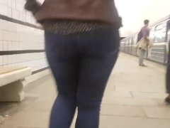 Round ass in the metro