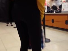 Candid voyeur volleyball teen at mall spandex