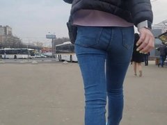 Ass in the blue jeans go to the bus stop