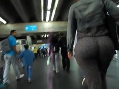 Ass Jiggle at the airport