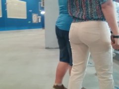 Juicy big butt milfs in tight white pants