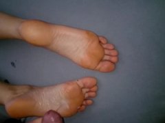 Ass and feet- cum on her soles