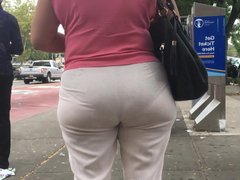 Nice Gilf Vpl Booty in White Pants