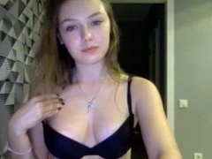 Cute busty babe on cam loves play her tight ass with a dildo