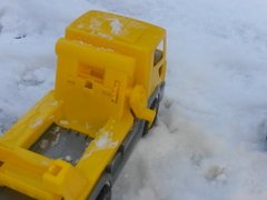 Winter crush Lady L yellow car.