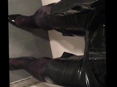 High Heels pissing in latex and nylons