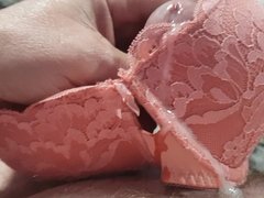 PEACH BRA CUMSHOT