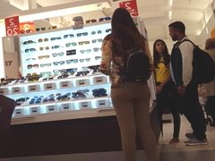 Candid voyeur fat big ass girl shopping mall leggings booty