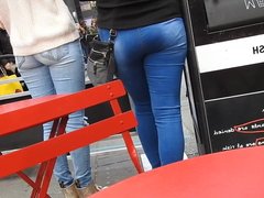 beautiful girls pocketless jeans ass