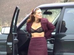 English Lady - Striptease at the car