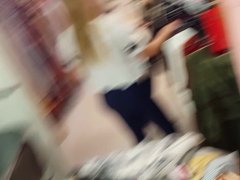 Candid voyeur blonde teen ass in blue leggings shopping mall