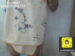 Young lady bathroom clip leaked