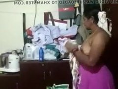 tamil housewife nude boobs show erotic after bath