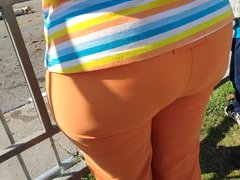 Big ass milfs in orange pants