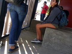 Voyeur  Mexicana en mini Shorts