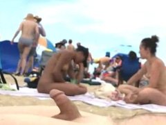 I only cum to watch topless ladies on the beach 01