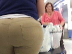 PAWG at the register