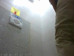 Mature Milf pisses and farts in toilet! Amateur hc