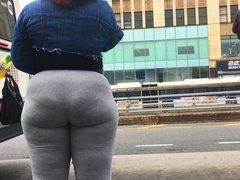 Thick Booty Ebony Teen Vpl in Grey Leggings