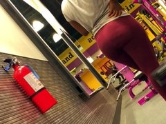 PHAT AFRICAN ASS AT THE GYM