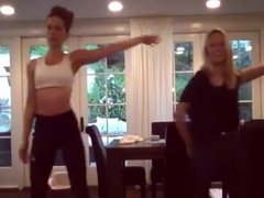 Kate Beckinsale & hot blonde friend dance to ''Everybody''