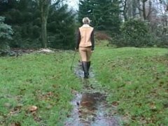 Annebe cleaning her Aigle Jump riding boots