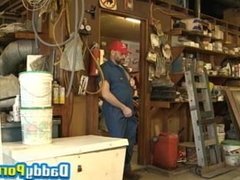 Bearded hunk shows off how he masturbates in the shed solo